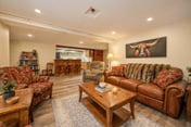 Harbour Hideout — Downtown Basement Suite, 3 King Beds, Sheridan WY