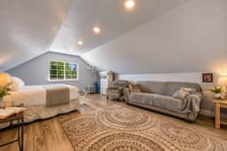 The Carriage Loft | Quiet Sheridan WY Retreat by Kendrick Park | King Bed, Queen Sleeper Sofa, Fast WiFi, Dedicated Workspace, Free Parking, Independent A/C + Heat | Walk to Downtown, Main Street & Big Goose Creek | Self Check-In, Managed by Wyo Stays