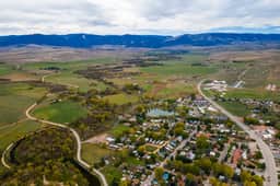 Rustic Ridge Cabin — Pet-Friendly, Bighorn Mountain Views, Dayton WY - Image 2
