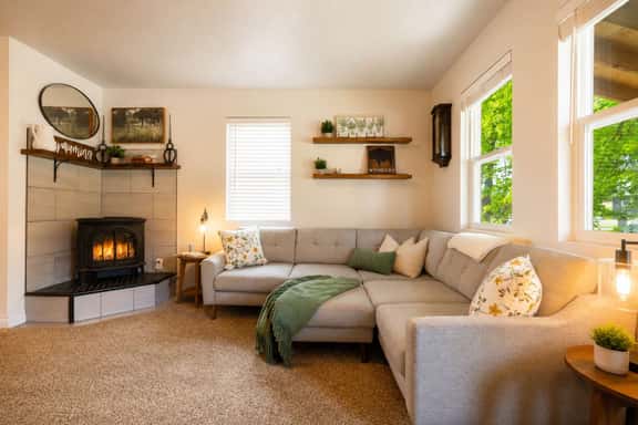 Maple — Pet-Friendly 2BR, Fenced Yard, Sheridan WY - Image 1