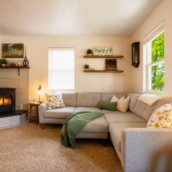 Maple — Pet-Friendly 2BR, Fenced Yard, Sheridan WY - Image 1