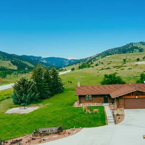 Hideaway Cabin — Mountain Views, Fire Pit, Buffalo WY - Image 1