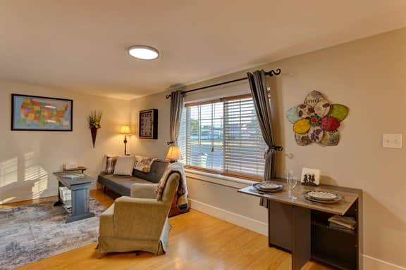 Sweet Wyoming Suite, Centrally located Stay + Wifi