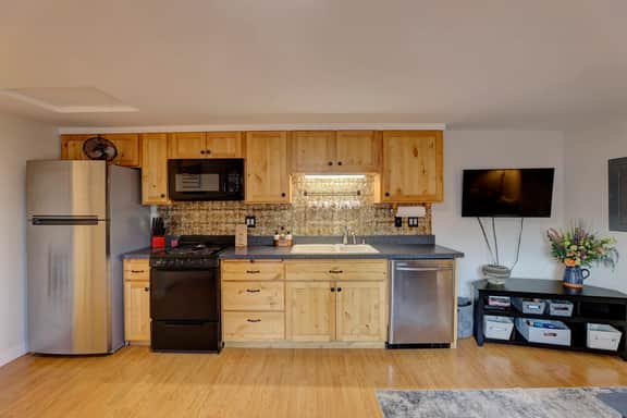 Sweet Wyoming Suite, Centrally located Stay + Wifi