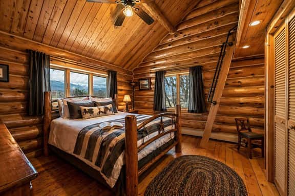 Clear Creek Crossing | Mountain Cabin on the Creek with Private Bridge Entry, BLM Land, Stargazing Deck + Separate Garage Apartment | Buffalo Wyoming Near Bighorn Mountains