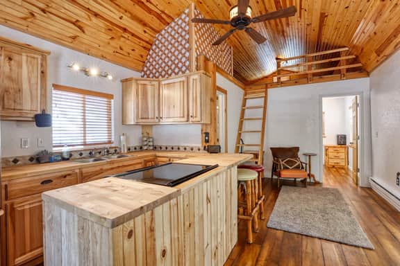 Piney Tiny House — Loft, Wildlife Views, Banner WY - Image 2