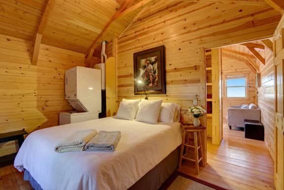 Rustic Ridge Cabin — Pet-Friendly, Bighorn Mountain Views, Dayton WY - Image 3