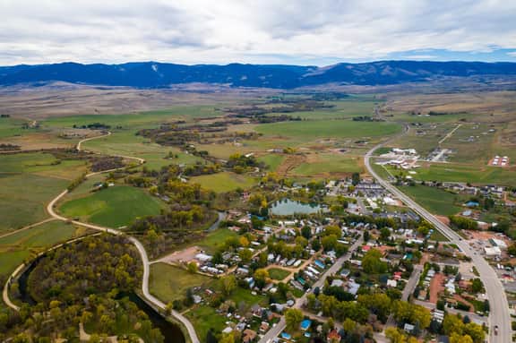 Rustic Ridge Cabin — Pet-Friendly, Bighorn Mountain Views, Dayton WY - Image 2