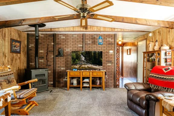 Cow Camp — Rural Escape, 3BR, Sheridan WY - Image 4