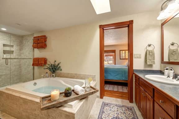 Bunkhouse — Ranch Estate, Private Pond, Story WY - Image 3