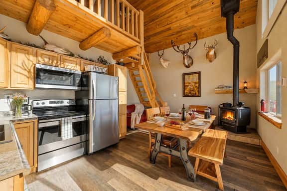 Piton — Secluded Bighorn Cabin, Buffalo WY - Image 5