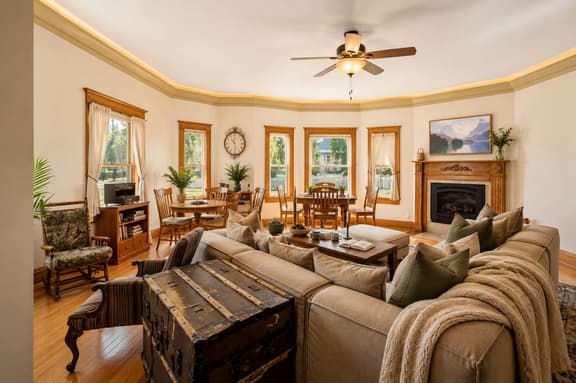 Gratitude | A 1920 Charm in Historic Residence Hill | 6 Bedrooms, 5.5 Baths, Sleeps 16 | Fireplace, Hardwood Floors, Event Opportunity | Walk to Downtown Sheridan, Wyoming