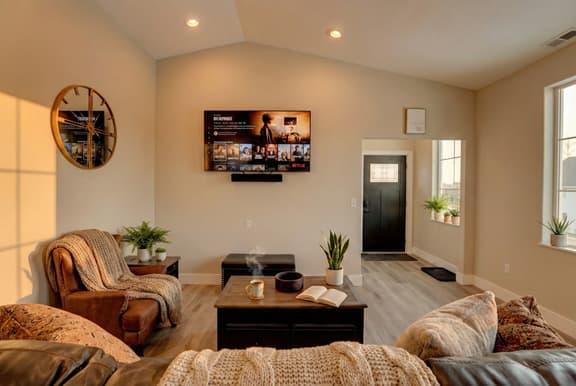 Moments to Downtown Sheridan From This Stylish, Fully-Equipped Upstairs Retreat | Cozy Wyoming Getaway Minutes From Main Street, Interstate, Restaurants, Shopping, and the Best of Sheridan, WY | Wyo Stays