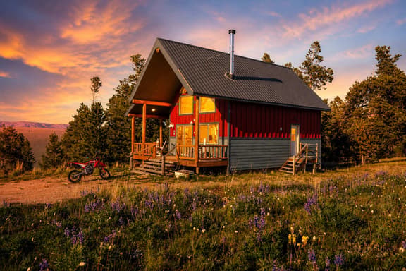 Piton — Secluded Bighorn Cabin, Buffalo WY - Image 1